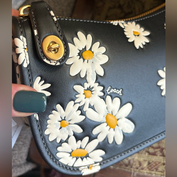 Authentic COACH 1941 Glovetanned Leather turnlock zip closure Crosby/Clu… - Picture 3 of 16